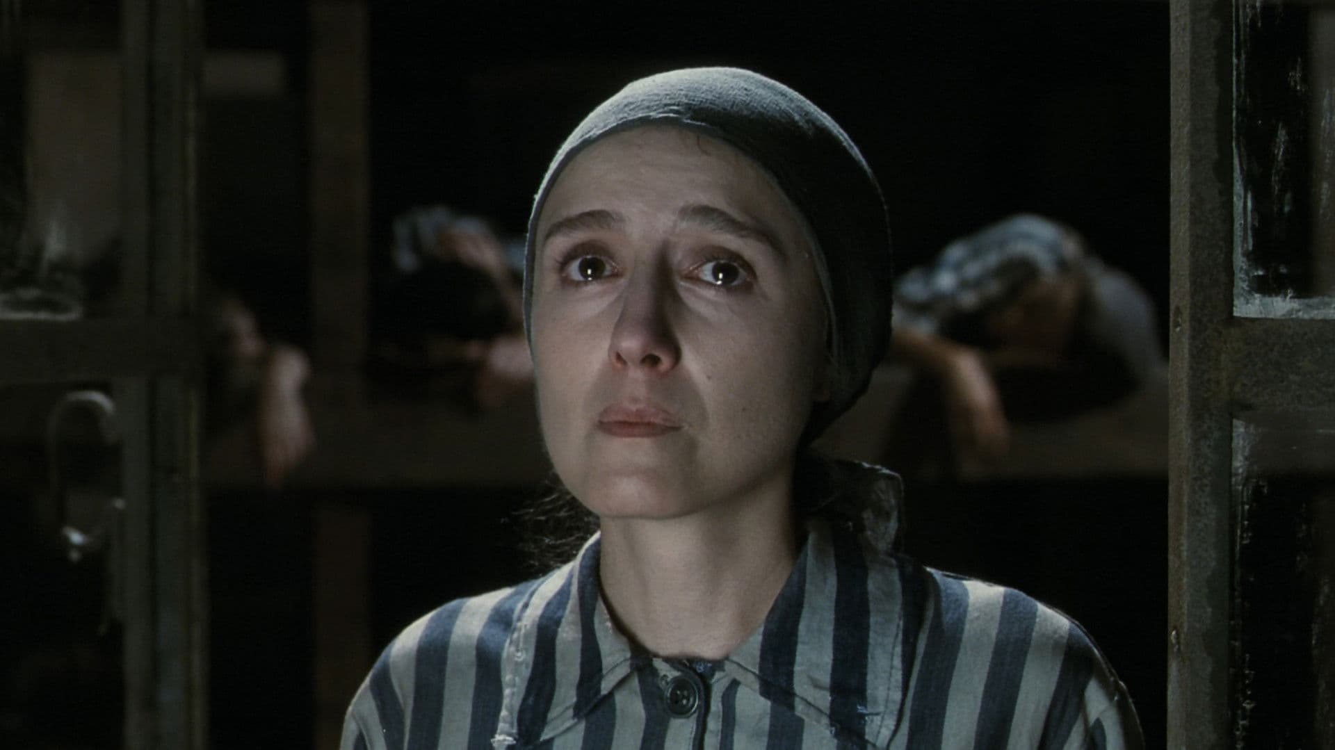 Life Is Beautiful (1997) - visual quiz clue - frame 5