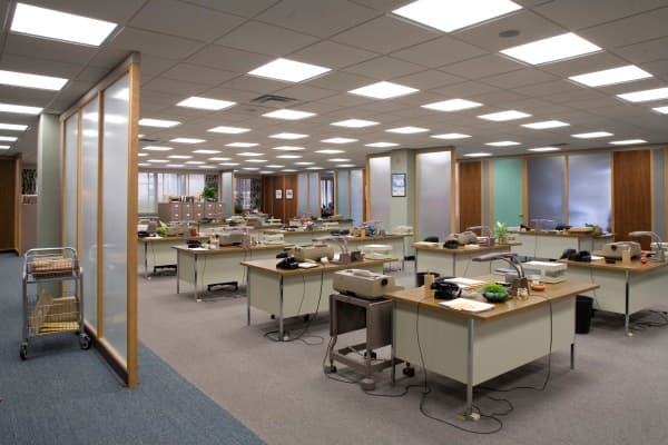 Mad Men (2007) - aesthetic film composition - frame 2