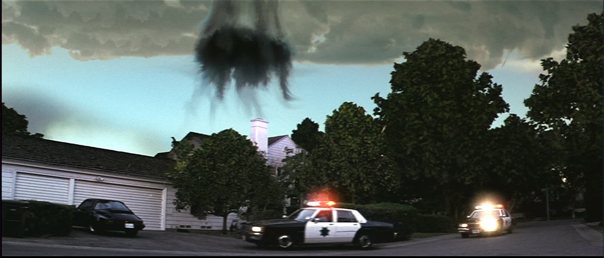 Donnie Darko (2001) - aesthetic film composition - frame 2