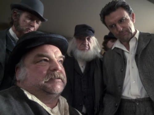 Star Trek: Voyager (1995) - aesthetic film composition - frame 2