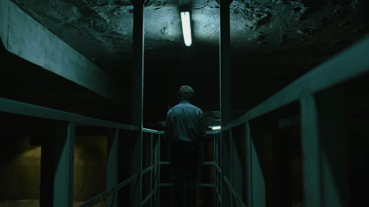 Money Heist (2017) - aesthetic film composition - frame 2