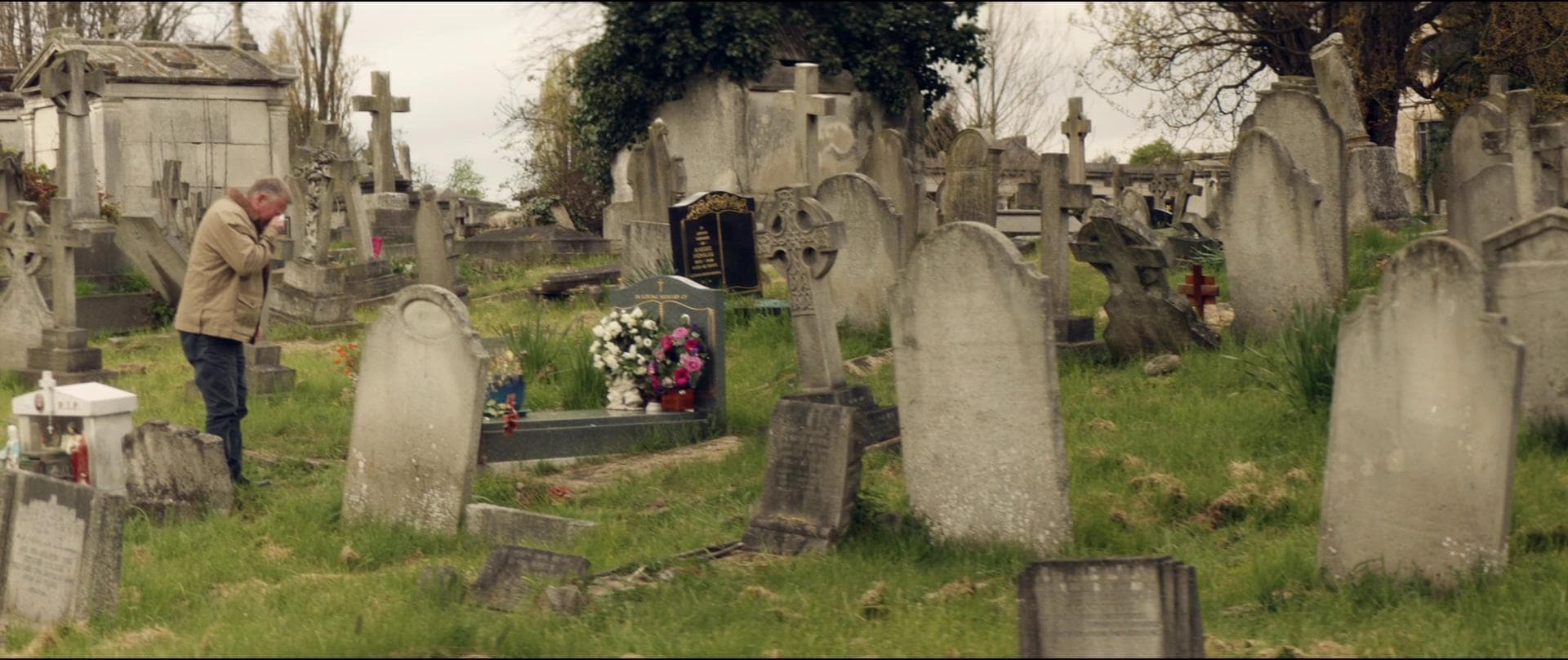 Fleabag (2016) - movie still frame - frame 1