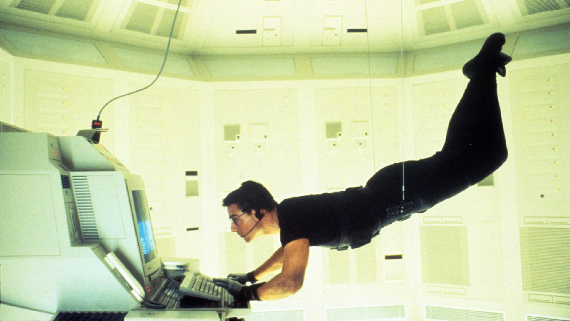 Mission: Impossible (1996) - visual quiz clue - frame 5