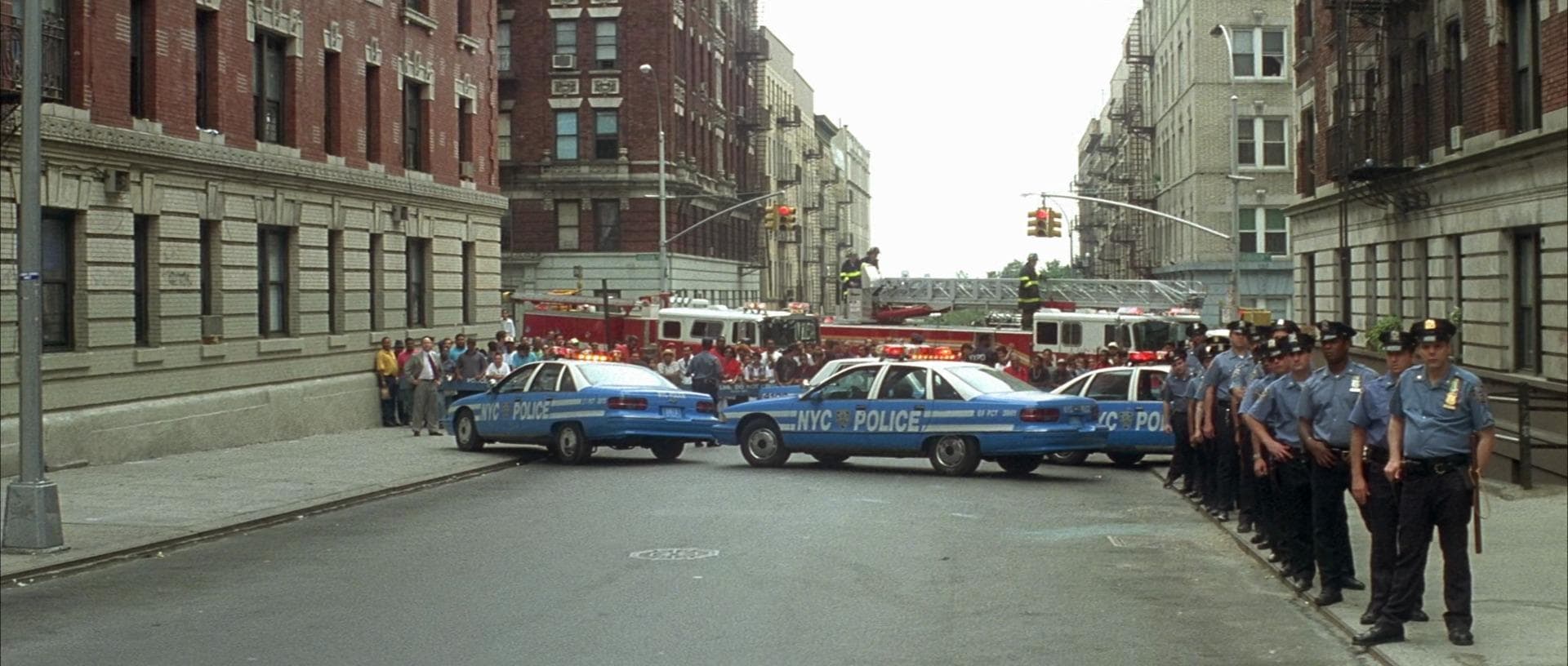 Die Hard: With a Vengeance (1995) - aesthetic film composition - frame 2