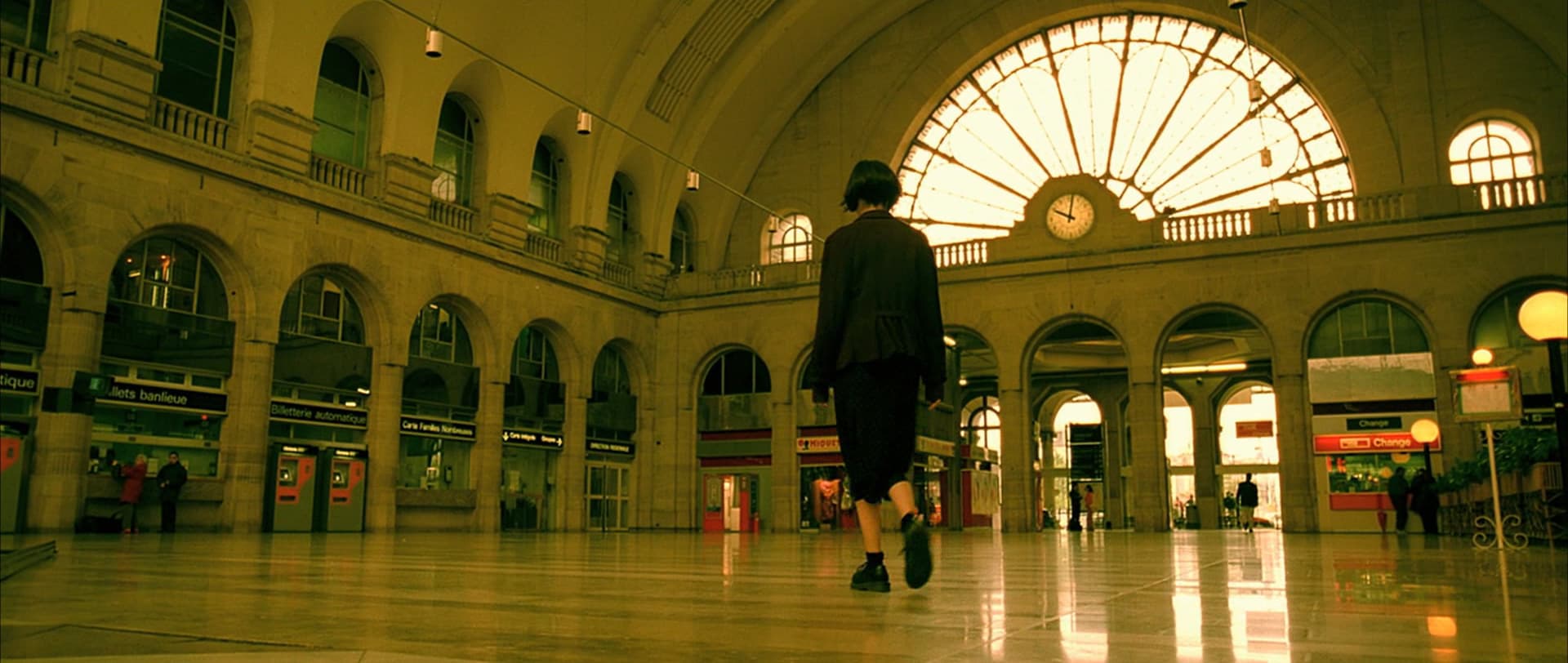 Amélie (2001) - iconic movie scene - frame 4