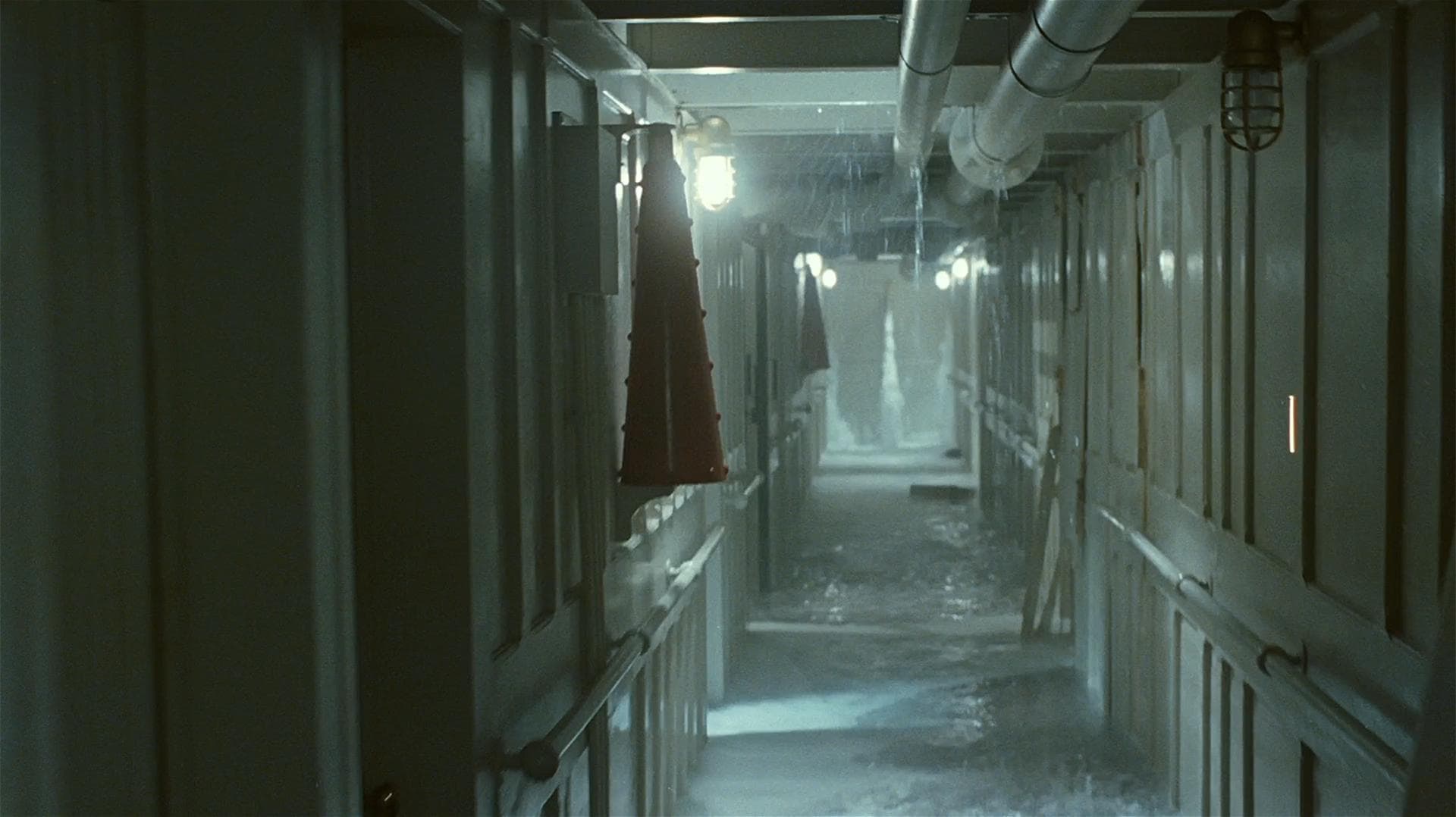 Titanic (1997) - aesthetic film composition - frame 2