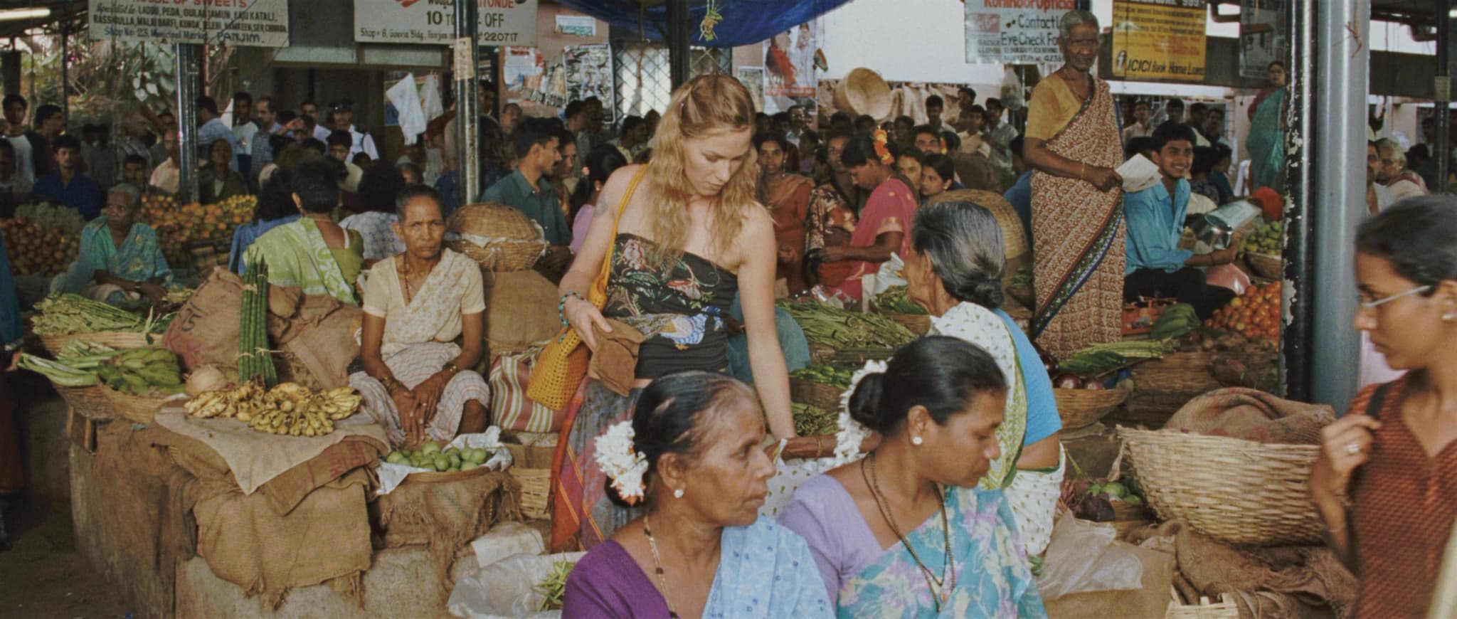 The Bourne Supremacy (2004) - color palette reference - frame 3