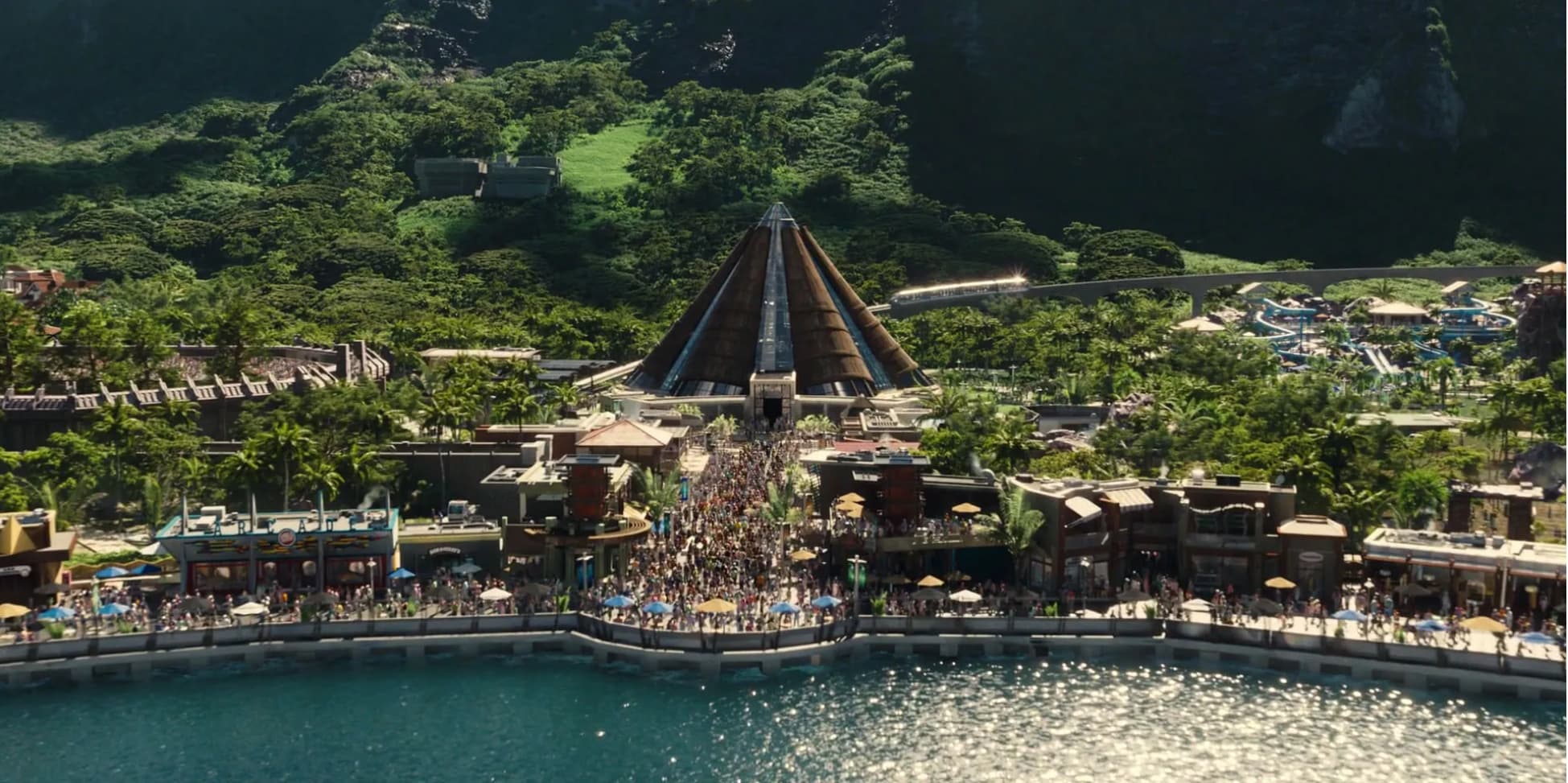 Jurassic World (2015) - movie still frame - frame 1