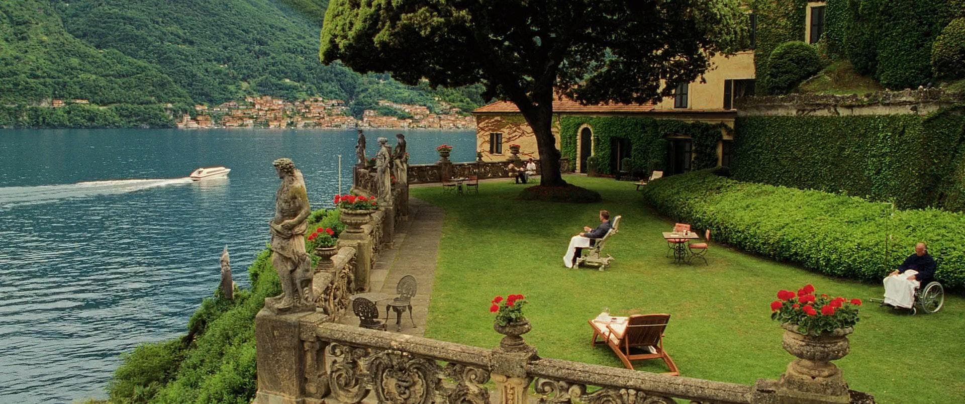 Casino Royale (2006) - aesthetic film composition - frame 2