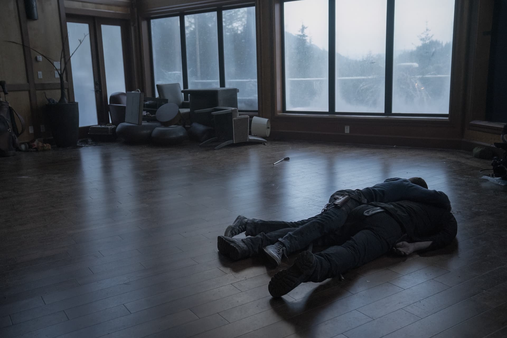 The Last of Us (2023) - movie still frame - frame 1