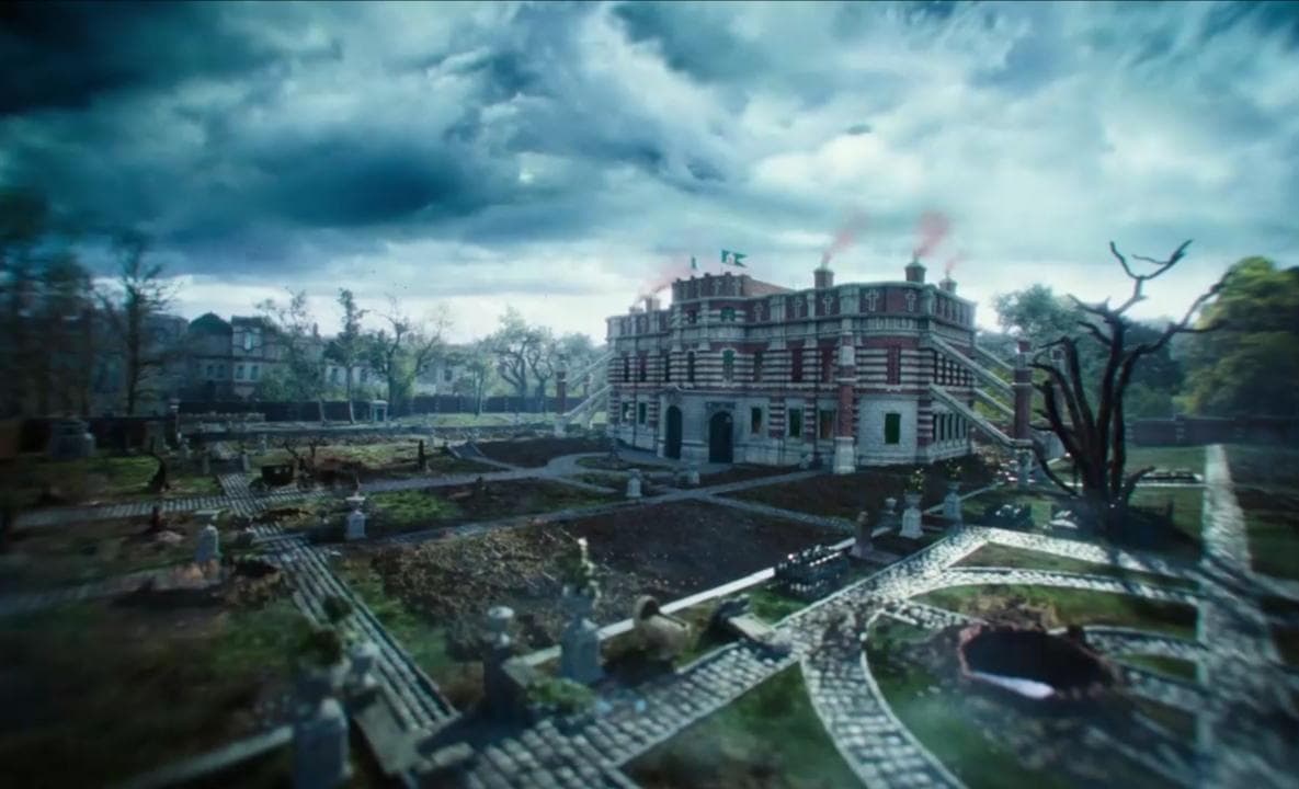 Poor Things (2023) - movie still frame - frame 1