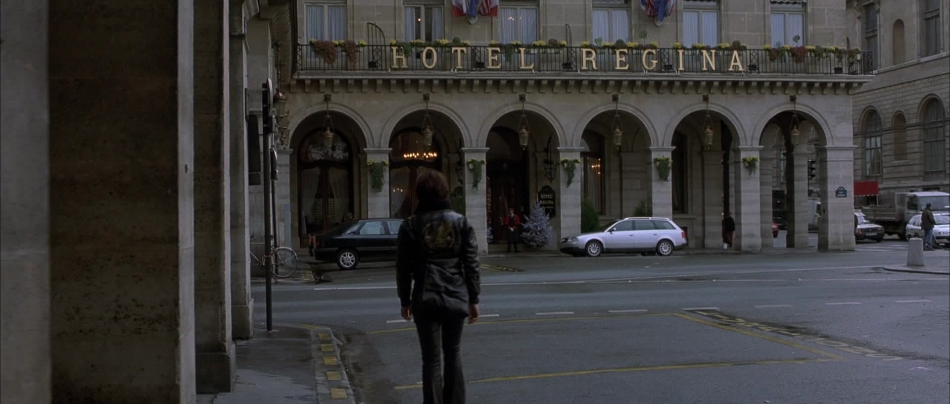 The Bourne Identity (2002) - iconic movie scene - frame 4