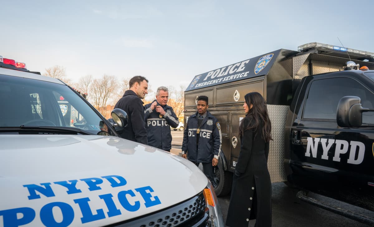 Elementary (2012) - visual quiz clue - frame 5