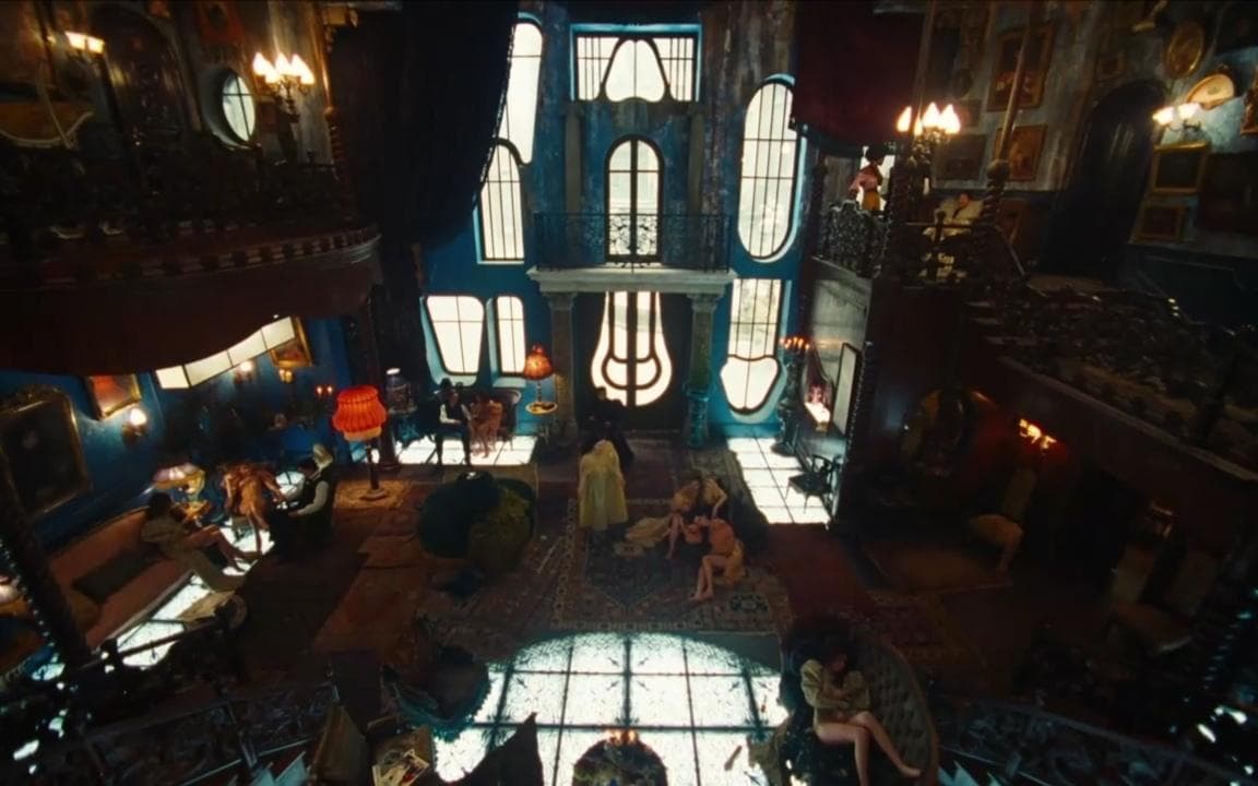 Poor Things (2023) - aesthetic film composition - frame 2