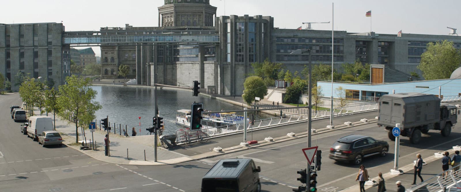 Captain America: Civil War (2016) - aesthetic film composition - frame 2