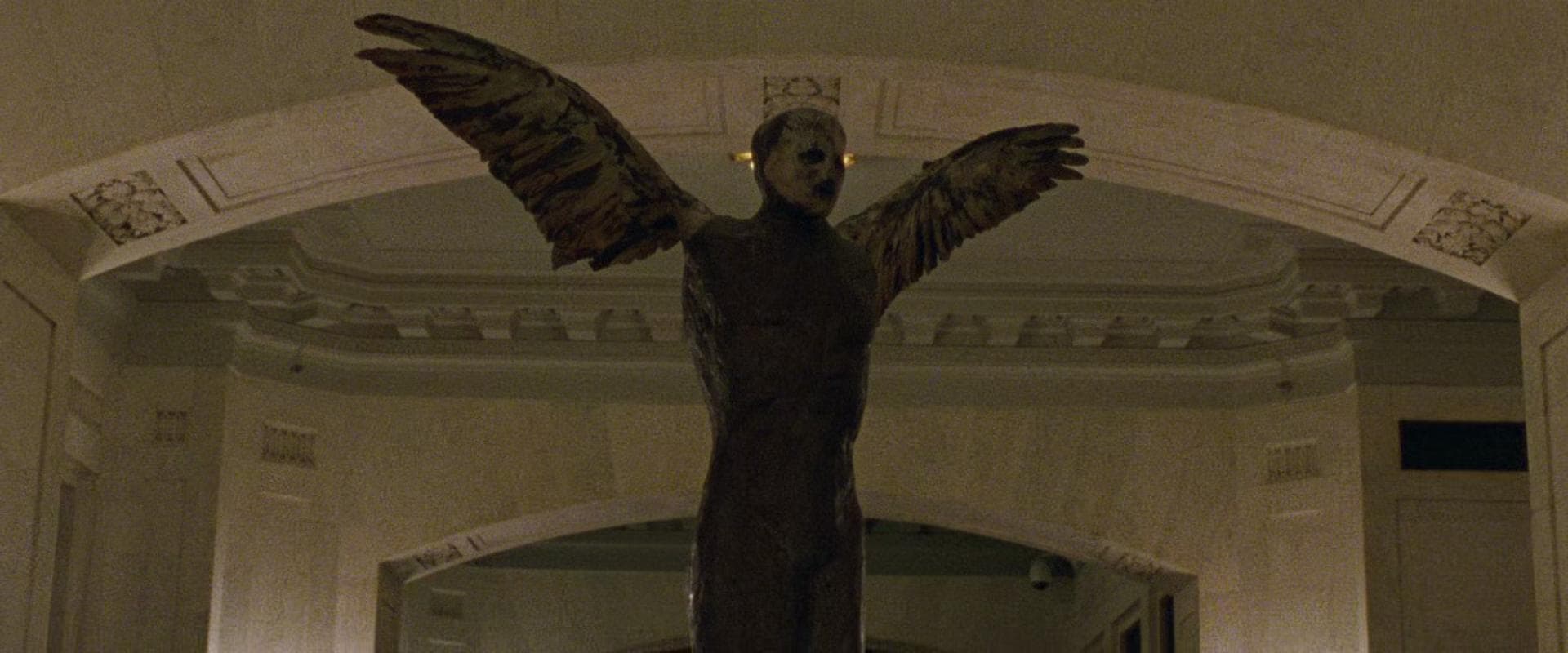 Black Swan (2010) - aesthetic film composition - frame 2